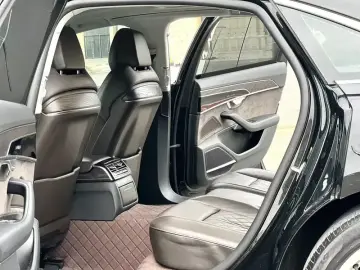 2022 Audi A8 с пробегом 95 000 км
