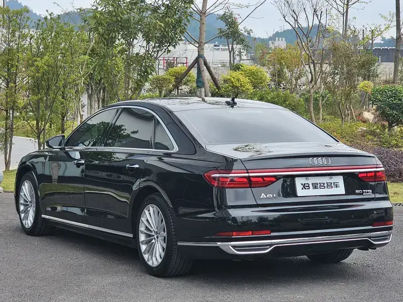 2019 Audi A8 с пробегом 85 000 км