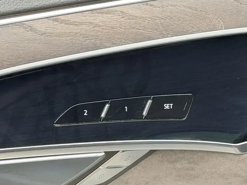 2022 Audi A8 с пробегом 83 000 км