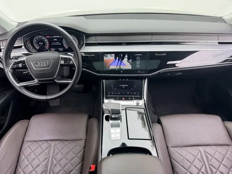 2022 Audi A8 с пробегом 83 000 км