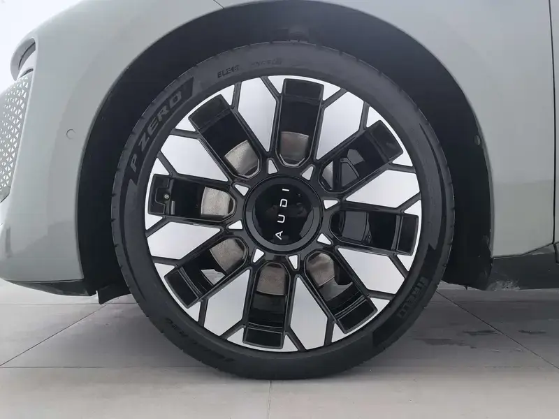 2026 Audi E5 с пробегом 11 800 км
