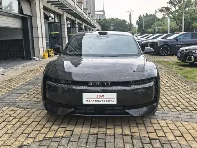 2026 Audi E5 с пробегом 2 300 км