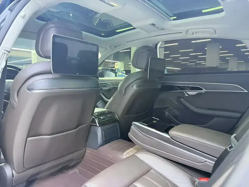 2019 Audi A8 с пробегом 100 000 км