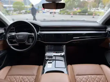 2019 Audi A8 с пробегом 82 000 км