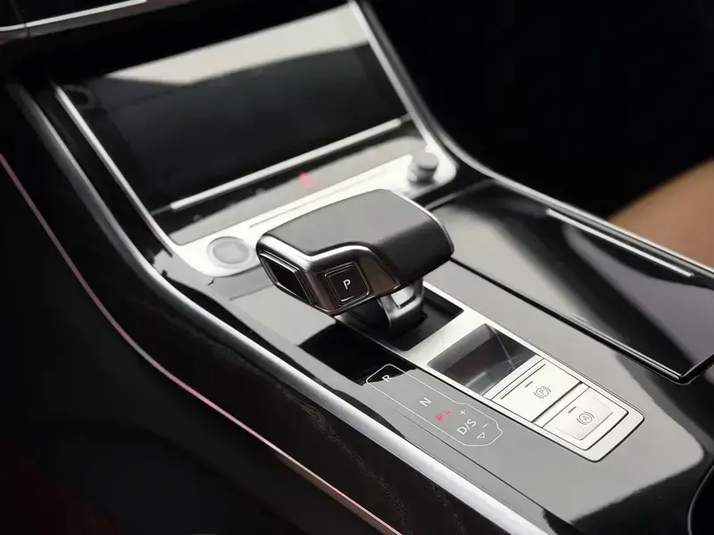 2019 Audi A8 с пробегом 82 000 км