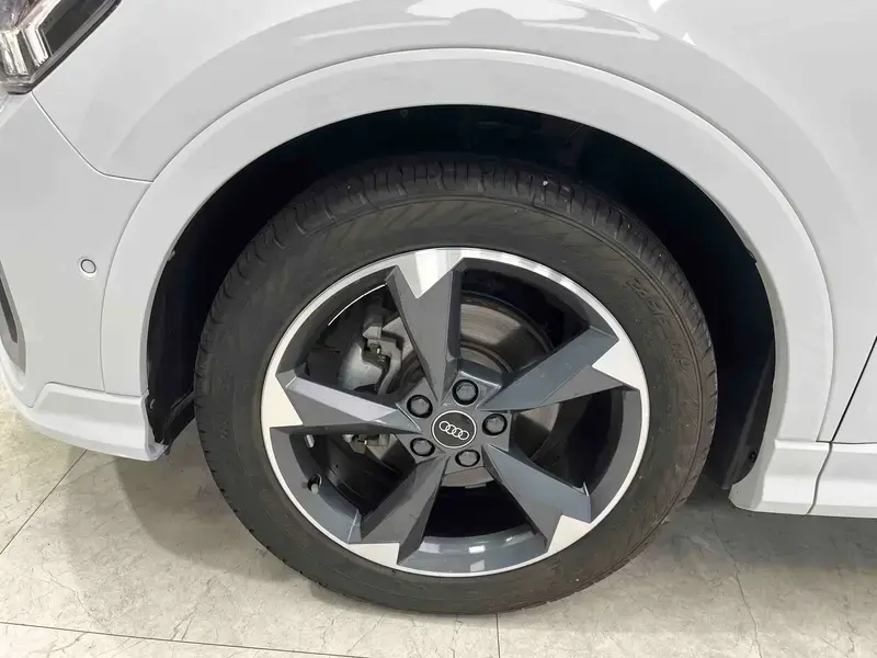 2022 Audi Q3 с пробегом 34 800 км