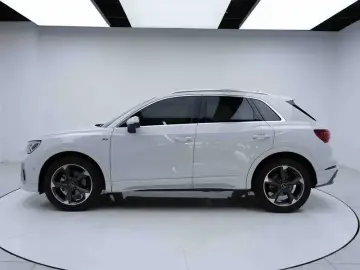 2022 Audi Q3 с пробегом 51 000 км