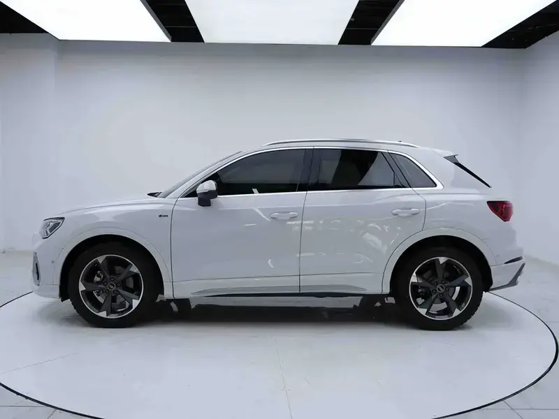 2022 Audi Q3 с пробегом 51 000 км