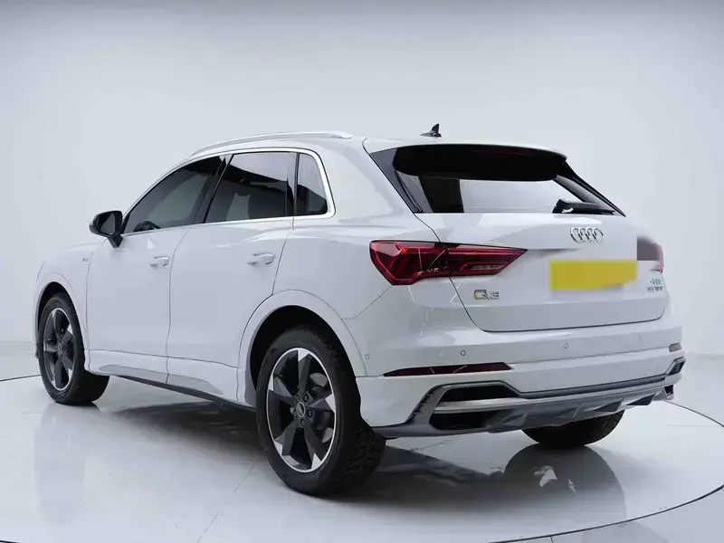 2022 Audi Q3 с пробегом 51 000 км