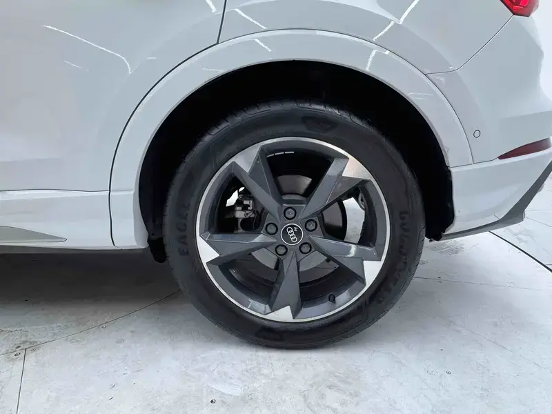 2022 Audi Q3 с пробегом 51 000 км