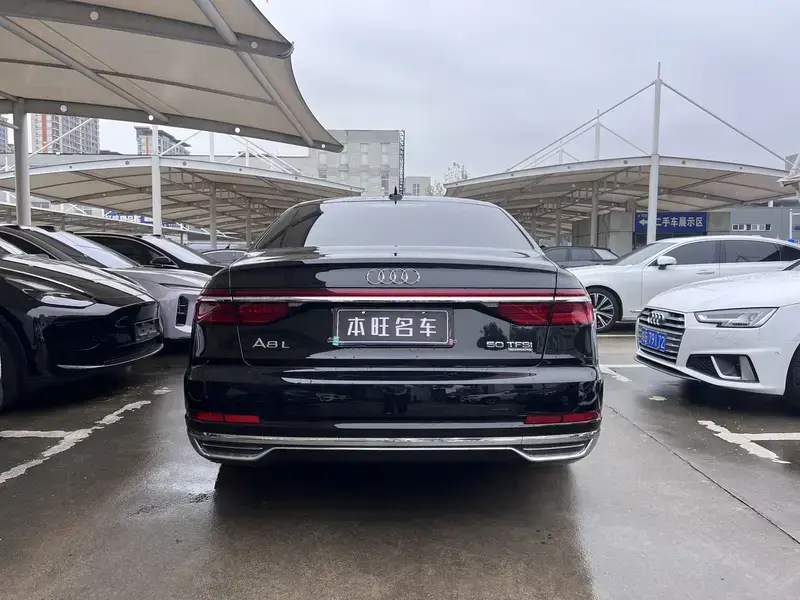 2019 Audi A8 с пробегом 25 000 км