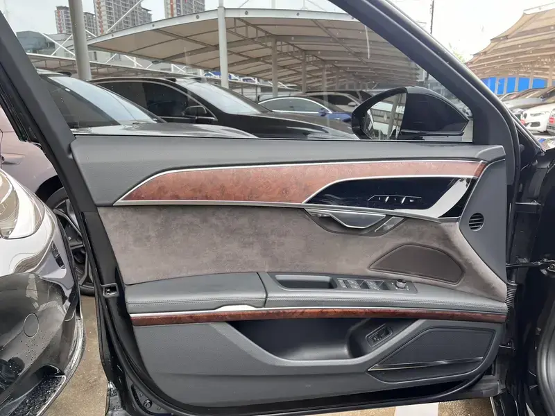 2019 Audi A8 с пробегом 25 000 км