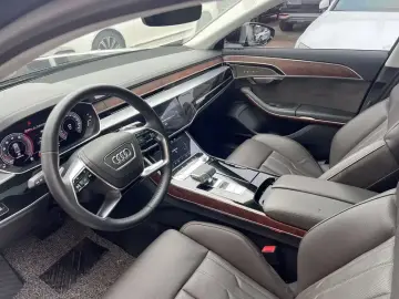 2019 Audi A8 с пробегом 25 000 км