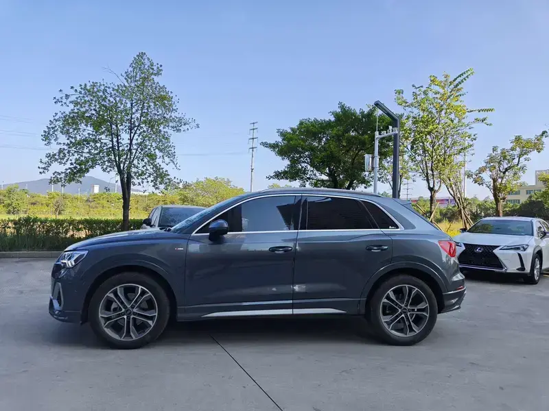 2023 Audi Q3 с пробегом 72 200 км