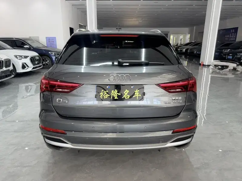 2023 Audi Q3 с пробегом 39 000 км