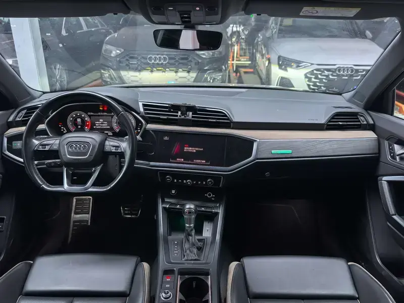 2023 Audi Q3 с пробегом 31 000 км