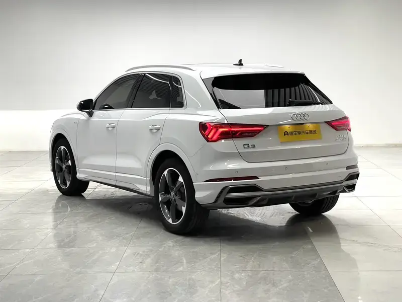2023 Audi Q3 с пробегом 50 900 км