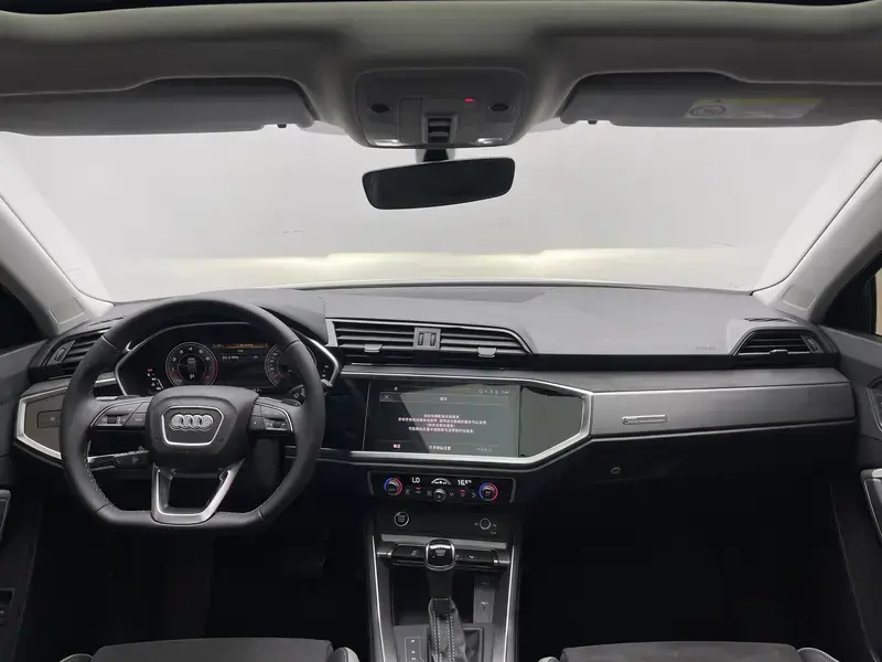 2023 Audi Q3 с пробегом 50 900 км
