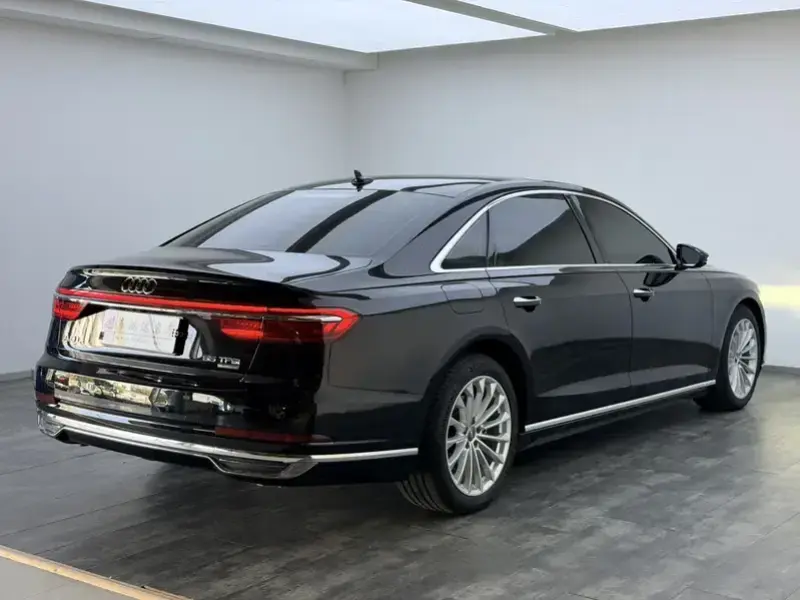 2019 Audi A8 с пробегом 76 000 км