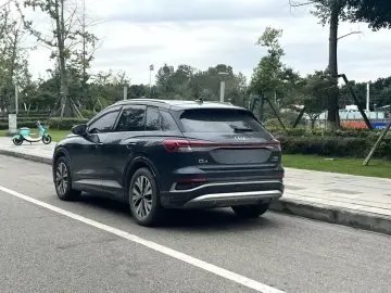 2023 Audi Q4 e-tron с пробегом 57 000 км