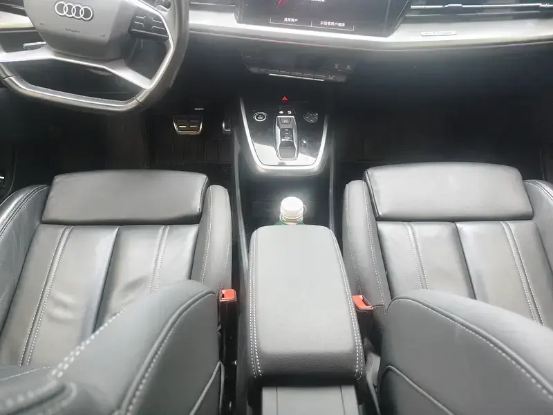 2023 Audi Q4 e-tron с пробегом 57 000 км