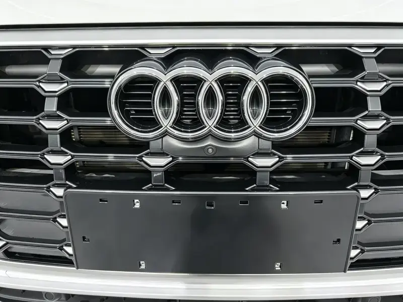 2023 Audi Q3 с пробегом 42 000 км
