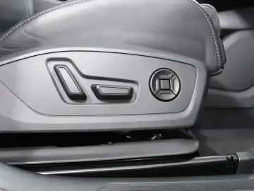 2022 Audi Q4 e-tron с пробегом 18 700 км
