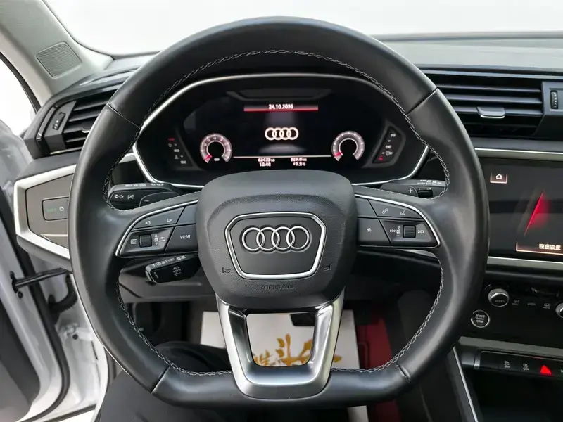 2023 Audi Q3 с пробегом 42 000 км