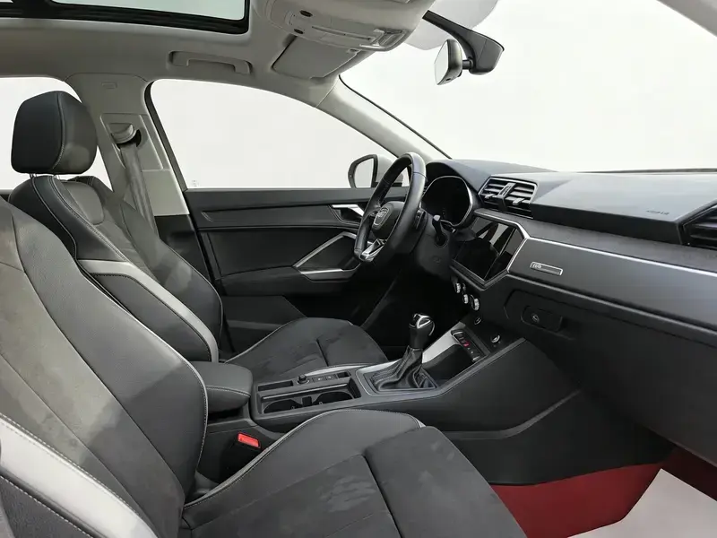 2023 Audi Q3 с пробегом 42 000 км