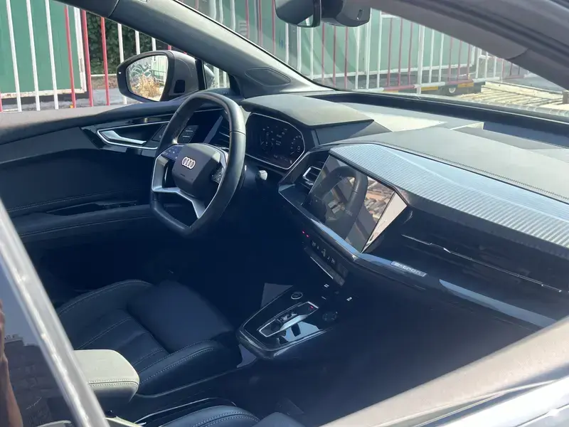 2022 Audi Q4 e-tron с пробегом 35 000 км