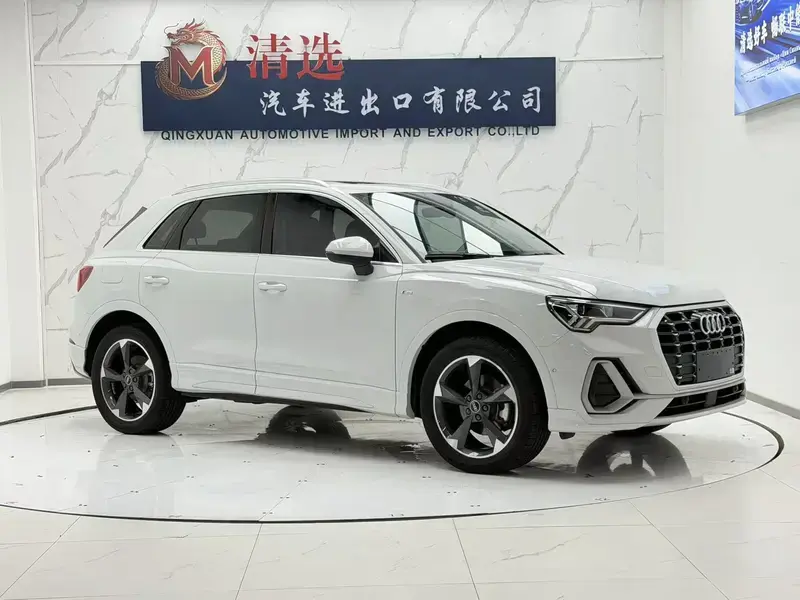 2022 Audi Q3 с пробегом 24 000 км
