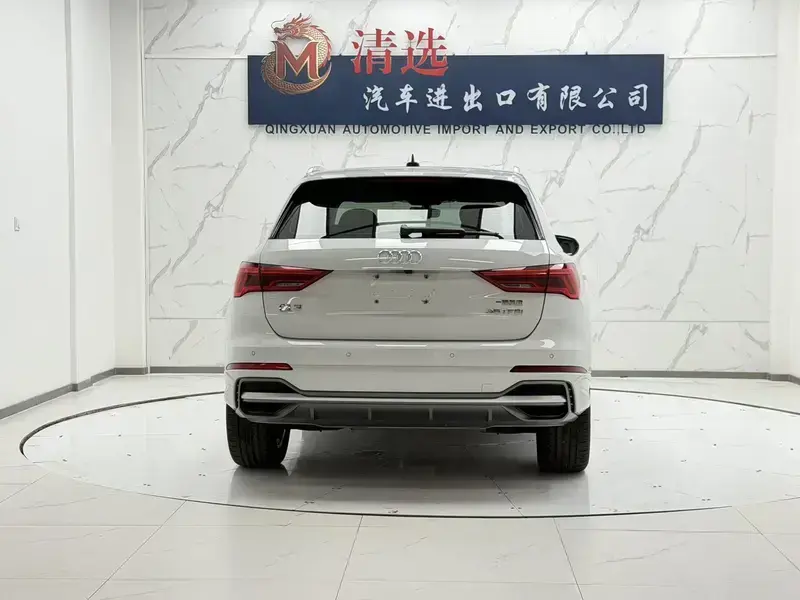 2022 Audi Q3 с пробегом 24 000 км