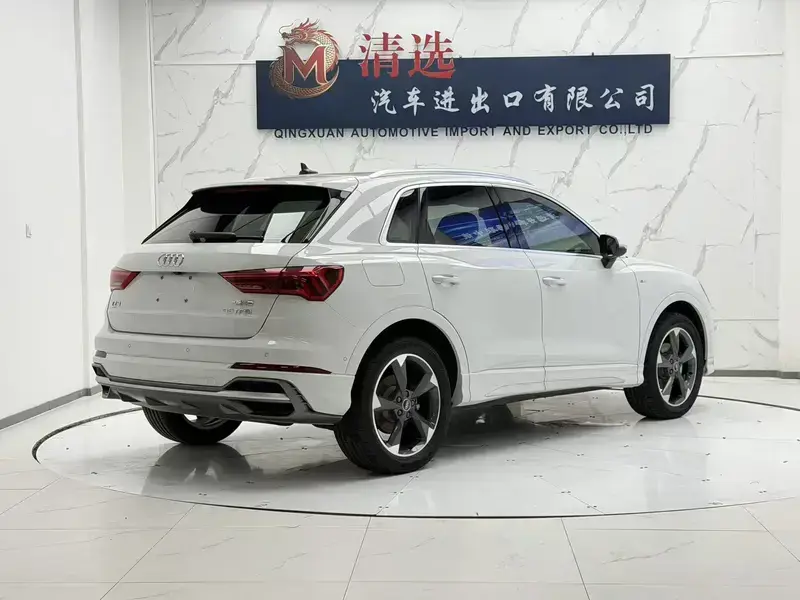 2022 Audi Q3 с пробегом 24 000 км