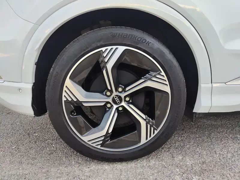 2023 Audi Q4 e-tron с пробегом 30 800 км