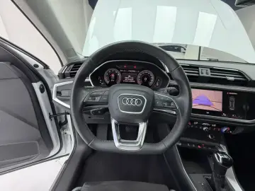 2022 Audi Q3 с пробегом 24 000 км