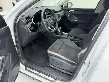 2022 Audi Q3 с пробегом 24 000 км