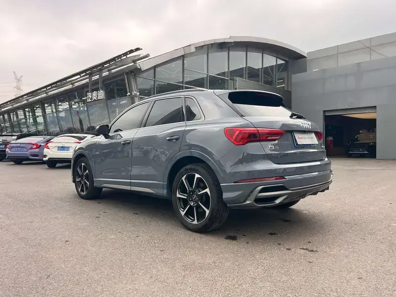 2022 Audi Q3 с пробегом 83 000 км