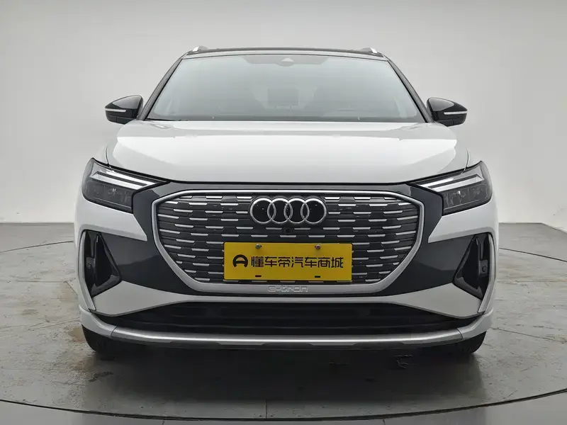 2024 Audi Q4 e-tron с пробегом 6 300 км
