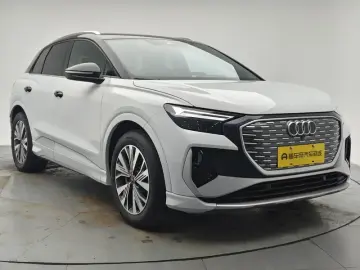 2024 Audi Q4 e-tron с пробегом 6 300 км