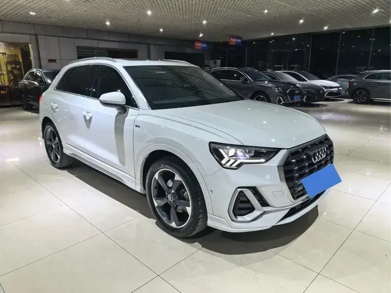 2023 Audi Q3 с пробегом 38 000 км