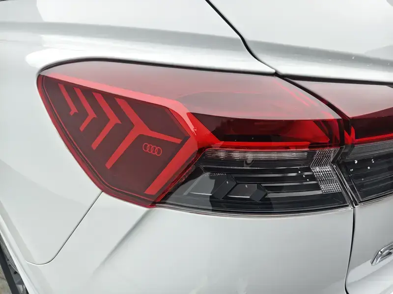 2024 Audi Q4 e-tron с пробегом 6 300 км