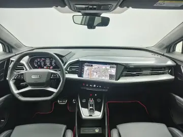 2024 Audi Q4 e-tron с пробегом 6 300 км