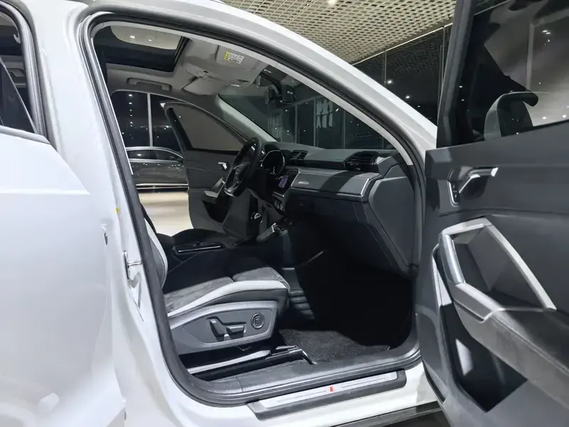 2023 Audi Q3 с пробегом 38 000 км