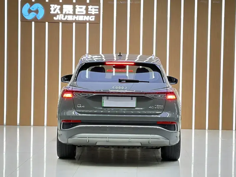 2024 Audi Q4 e-tron с пробегом 34 400 км