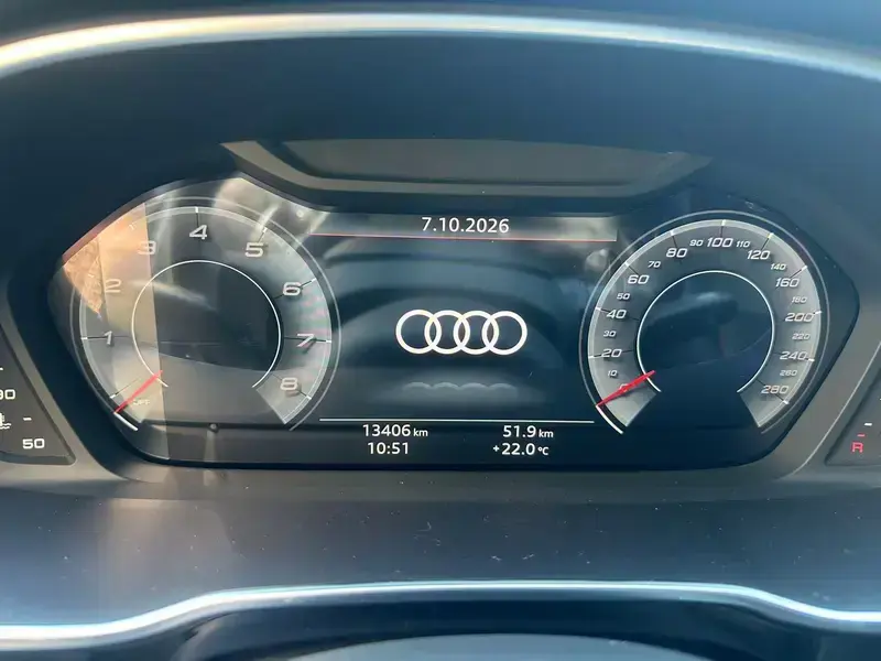 2023 Audi Q3 с пробегом 13 000 км
