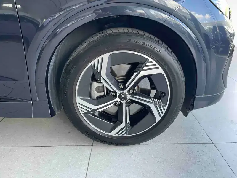2023 Audi Q4 e-tron с пробегом 34 000 км