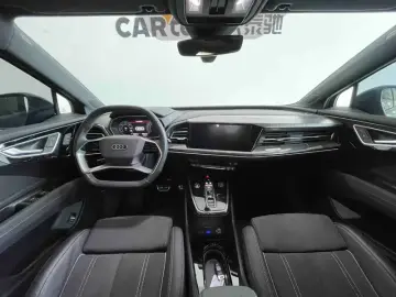 2023 Audi Q4 e-tron с пробегом 34 000 км