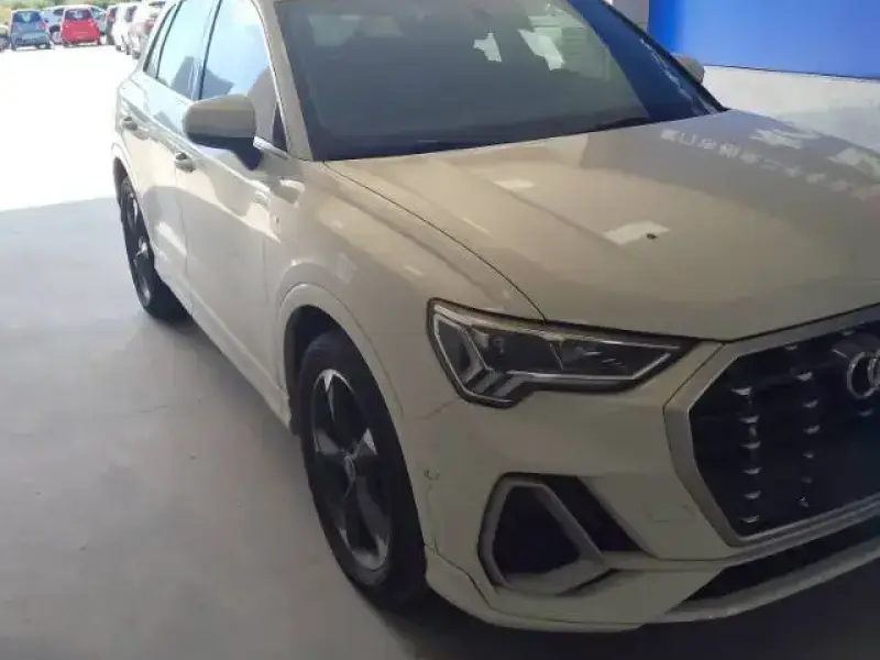 2023 Audi Q3 с пробегом 63 000 км