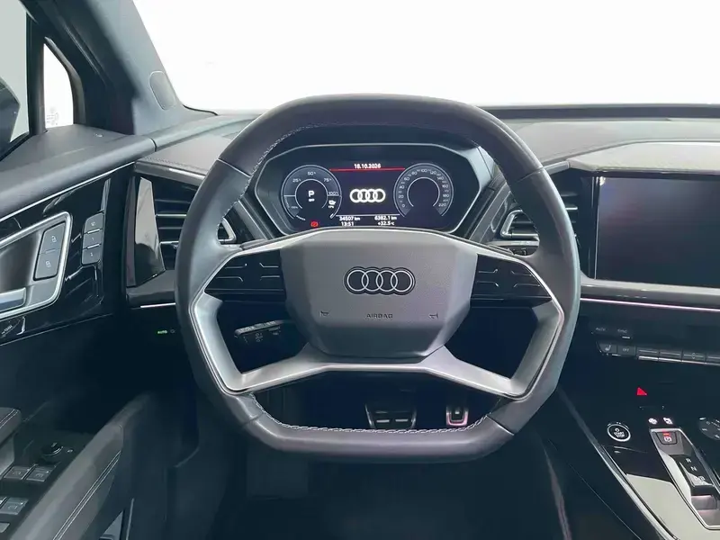 2023 Audi Q4 e-tron с пробегом 34 000 км