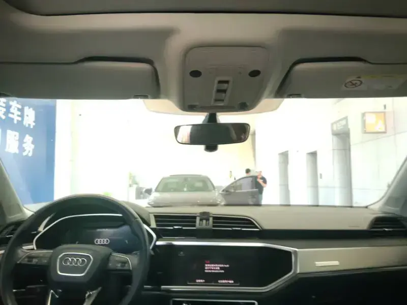 2023 Audi Q3 с пробегом 63 000 км